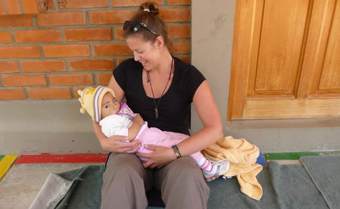 Volunteer care of then children - Bolivia